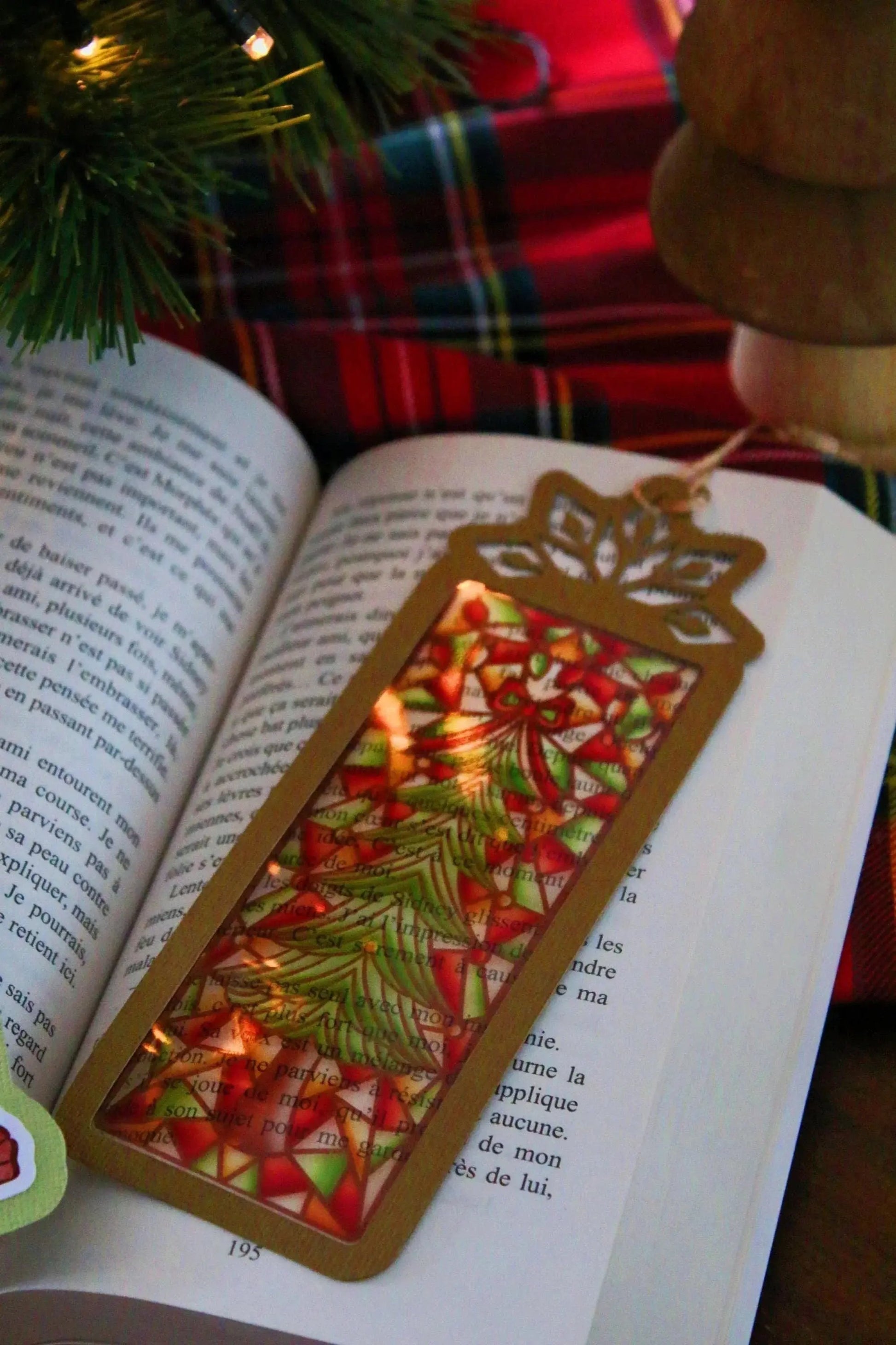 "Vitrail Christmas Tree" Magic Things Shades